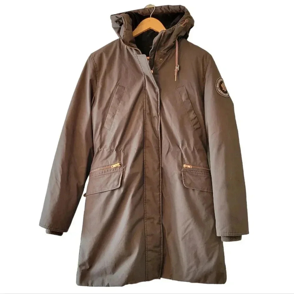 Toboggan Women's Hoodie Winter Snow Jacket Coat  Size Small.
